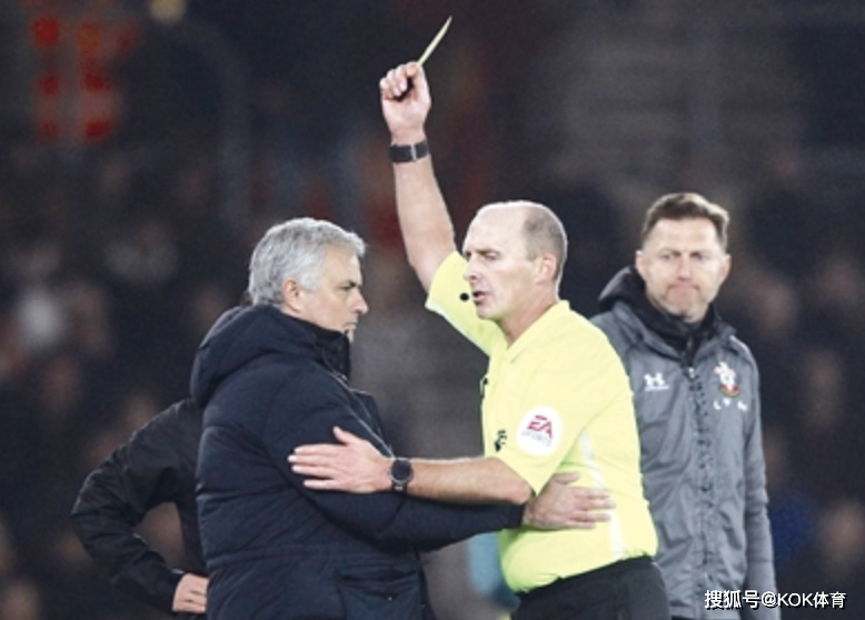  法兰克福主帅格拉斯纳炮轰裁判争议判罚  
